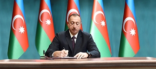 Dövlət xidmətlərinin göstərilməsində şəffaflığın artırılması, yaşayış yeri üzrə qeydiyyat və lisenziyalaşdırma prosedurlarının elektronlaşdırılması sahəsində bəzi tədbirlər haqqında Azərbaycan Respublikası Prezidentinin Fərmanı