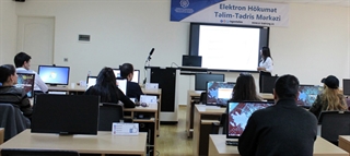 ""Elektron hökumət" portalı və "Elektron imza"dan istifadə" mövzusunda növbəti seminar keçirilib