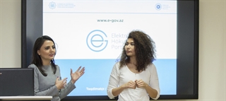 Nitq və eşitmə məhdudiyyətli qızlar üçün “Elektron Hökumət” portalı barədə təlim keçirilib